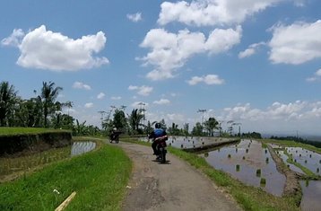 22 días de tour guiado en moto por Bali y Flores en Indonesia