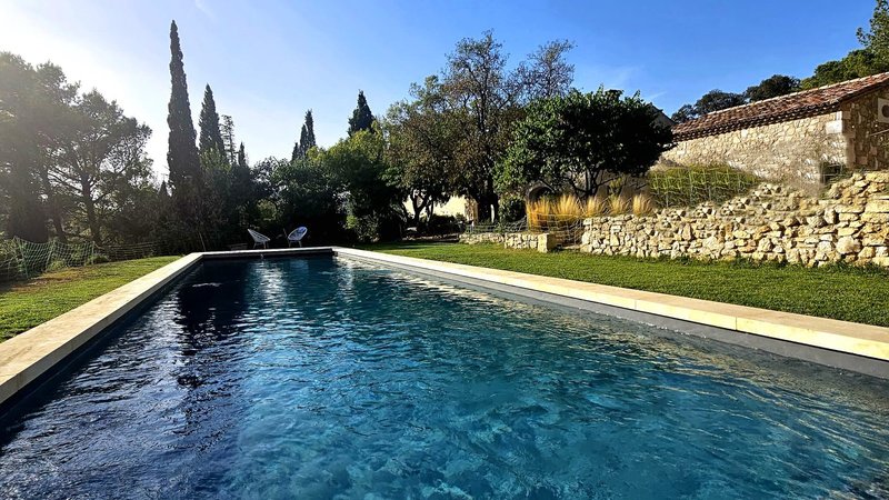 4 Day Yoga Hatha, Vinyasa, Yin and Detox / Nutrition Courses in Les Baux-de-Provence, France