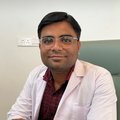 Dr. Ravi Sharma - retrato
