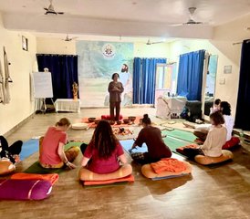 107 Tage 50-Stunden-Klangheilung und Therapeutische Ausbildung (Kurzkurs) in Rishikesh, Indien - Photo 1