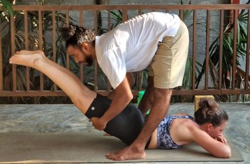 7 días de curso intensivo para profundizar en tu práctica de yoga multistilo en Sri Lanka