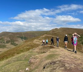 4 días de retiro de senderismo y yoga en Brecon, Gales, Reino Unido - Photo 4