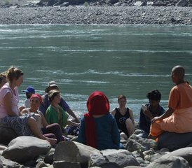 21 Tage 200-Stunden Vinyasa Yogalehrer Ausbildung in Rishikesh, Indien - Photo 2