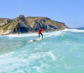 34 días de retiro de surf para todos los niveles en Carrapateira, Portugal - Photo 1