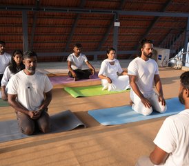 119-Daagse Ayur Yoga Ayurveda Wellness- en Verjongingstherapie Retreat met Yoga in Kerala, India - Photo 1