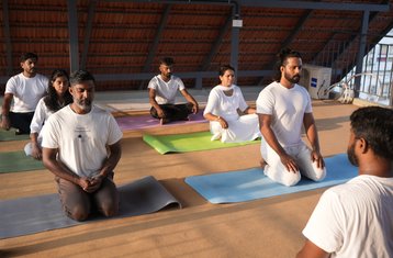 9 días de retiro de ayur yoga, ayurveda, bienestar y terapia de rejuvenecimiento con yoga en Kerala, India