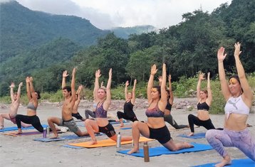 4 días de retiro de yoga, meditación y kundalini deeksha en Rishikesh, India
