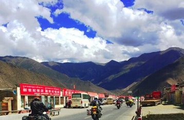 19-Daagse Begeleide Motorrondreis in Nepal en Tibet