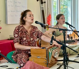 24 Tage Sacred Sound und Bhakti Yoga Retreat in Neumünster, Deutschland - Photo 1