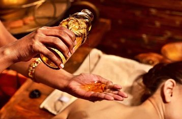 8 Day Ayurvedic Massage Training with Yoga Retreat Experience in Kathmandu, Nepal