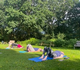 64 días de retiro de yoga, mindfulness, baño de sonido y dibujo de mandalas cerca del Peak District, Inglaterra, Reino Unido - Photo 1