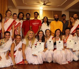 528 días de profesorado de yoga de 300 horas en plena naturaleza junto al Ganges sagrado en Rishikesh, India - Photo 1