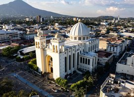 San Salvador Retreats & Trips
