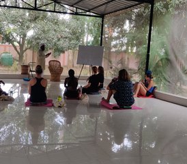 21 Tage 200-Stunden Yogalehrer Ausbildung mit Naturheilkunde und Emotionalem Ausgleich in Rishikesh, Indien - Photo 5