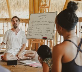 24 jours-200h en formation de professeur de hatha yoga avec méditation et soins sonores offerts à Bali, Indonésie - Photo 5