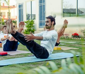 24 días de profesorado de yoga de 200 horas de Ayurveda y Ashtanga, Hatha con acogedora cabaña en Rishikesh, India - Photo 5