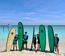94 días de campamento de surf semiprivado en Gili Trawangan, Indonesia - Photo 1