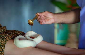 15 días de retiro de AyurYoga para articulaciones, salud ósea y yoga en Rawai, Phuket, Tailandia