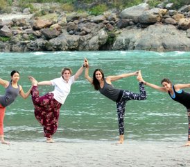28 jours-200h en formation de professeur de yoga multi-style à Rishikesh, Inde - Photo 2