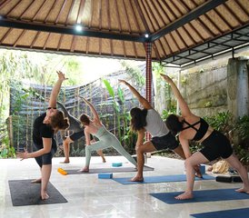 21 días de curso de profesorado de yoga para principiantes e intermedios de 200 horas en Bali, Indonesia - Photo 2