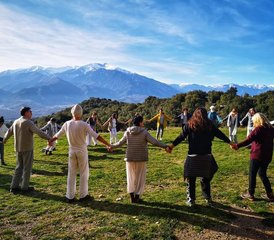 47 jours en stage de yoga kundalini « Purifier l'essentiel » à Marcevol, Occitanie, France - Photo 1