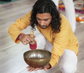 224 jours-200h en formation de professeur de guérison par le son et méditation à Rishikesh, Inde - Photo 1