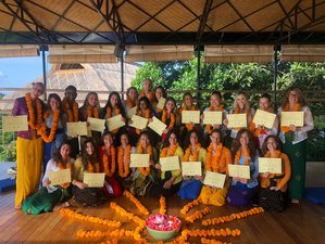 22 días de profesorado de yoga de 200 horas en Auroville