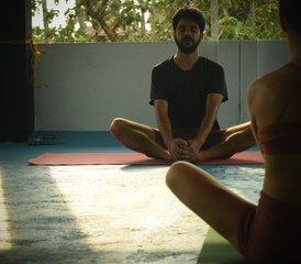 517 jours en stage de formation de professeur de yoga hatha, ashtanga et flow 200h au Kerala, Inde - Photo 1