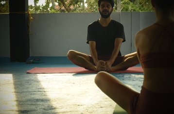 17 Tage 200-Stunden Hatha, Ashtanga und Flow Intensive Yogalehrer Ausbildung in Kerala, Indien