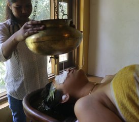 112 Tage Yoga und spezielle Ayurveda-Behandlungen Retreat in Rishikesh, Indien - Photo 1