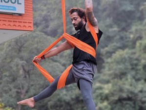 13 días de curso de formación de profesorado de yoga aéreo y arte de 85 horas de nivel 3 en Rishikesh, India