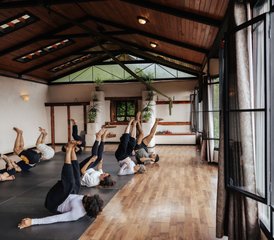 97 días de retiro de transformación con yoga, sanación y respiración en Antigua, Guatemala - Photo 1