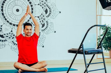 Formación de profesores de yoga online a tu propio ritmo de 200 horas de Hatha, Ashtanga, Vinyasa, Yin, Ayurveda 