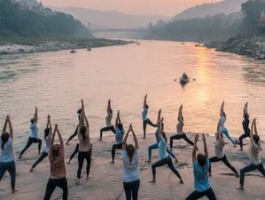 28 días de formación certificada de profesor de yoga de 200 horas en Rishikesh, India