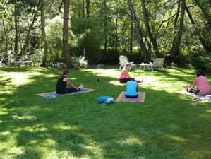 4 jours en week-end de yoga et randonnée dans un chalet en bord de rivière dans le Morvan