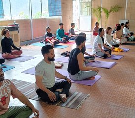 50 Tage 500-Stunden Multi-Stil Yogalehrer Ausbildung in Chamoli, Indien - Photo 2