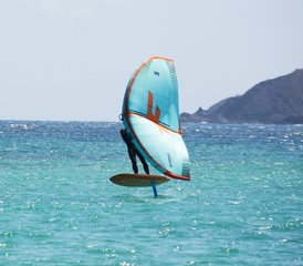 38 jours en stage de wing foil tous niveaux à Corralejo, Fuerteventura, Espagne - Photo 1