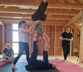 14 Tage Acro Yoga Retreat in Woserin, Mecklenburg-Vorpommern, Deutschland - Photo 1