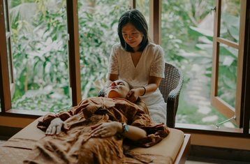 8 Day Luxury Balancing Retreat in Ubud, Indonesia with Reiki Healing, Yoga, Sound Healing, and Spa