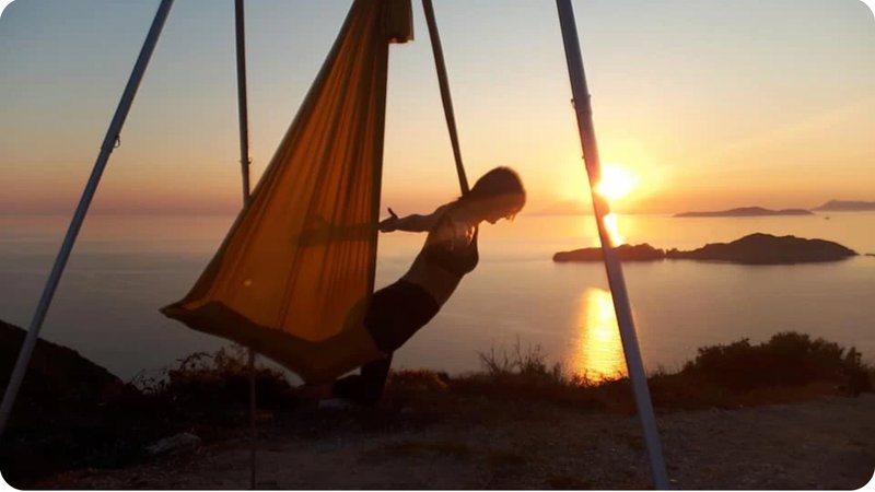 7 Tage Aerial Yoga Retreat und Kreative Entfaltung in Agios Georgios Pagon auf Korfu, Griechenland