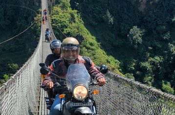 9-Daagse Begeleide Rondreis per Motor in Nepal - Een Reis Door Het Hart van de Himalaya