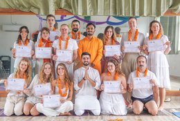 28 Tage 300-Stunden Fortgeschrittenenkurs Kundalini Tantra YTT in Rishikesh, Indien