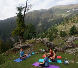 16 Tage Yoga Reise in Nepal mit Yoga Trekking und Kloster Retreat in Indien - Photo 2