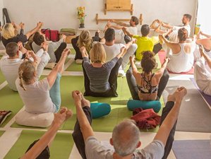 4 días en una escapada de yoga para descansar, sanar, conectar y amarte en Fontrubí, España
