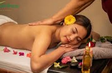 4 jours en retraite de yoga, massage ayurvédique et visite de la nature au Népal