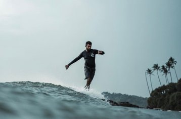 14-Daagse Avontuurlijke Balans Surfkamp en Yoga Vakantie in Kuta, Lombok, Indonesië