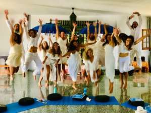 200-Stunden Hybrid: Selbstgesteuerte Online und 12 Tage Vor Ort Yogalehrer Ausbildung in Teneriffa, Spanien
