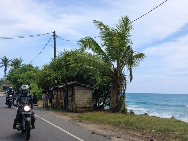 11 Day Guided Motorcycle Tour in Sri Lanka photo 6