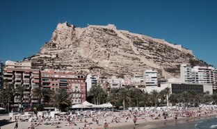 Alicante Retreats und Reisen