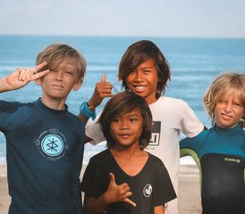 18 días de retiro de surf y yoga en Canggu, Bali, Indonesia - Photo 1